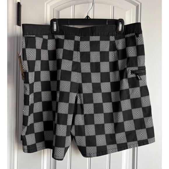 NWT Vans Boardshorts The Daily Size 38 - Picture 2 of 9